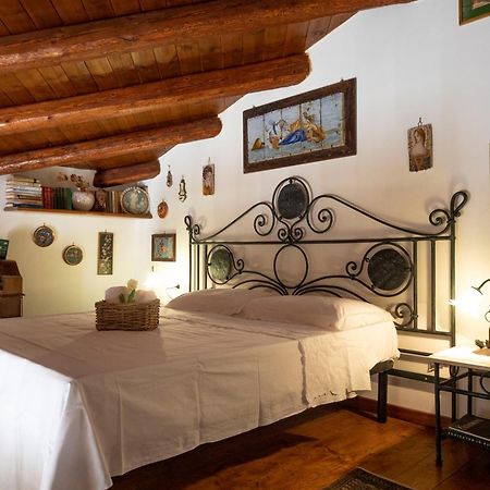 Familyholidays La Finestra Di Fronte Cefalu Exterior photo