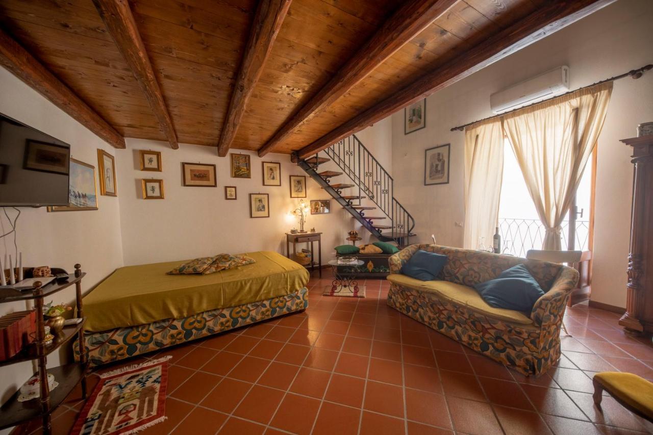 Familyholidays La Finestra Di Fronte Cefalu Exterior photo