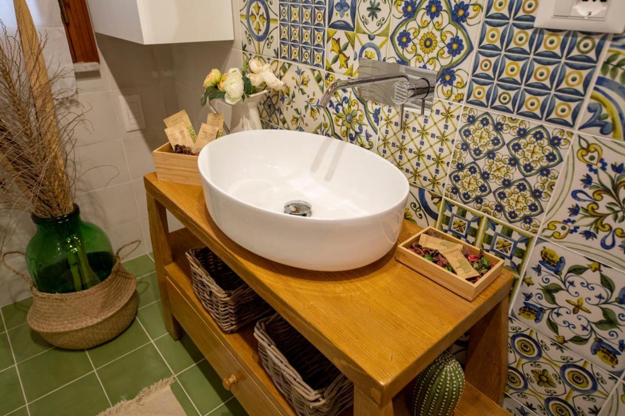 Familyholidays La Finestra Di Fronte Cefalu Exterior photo