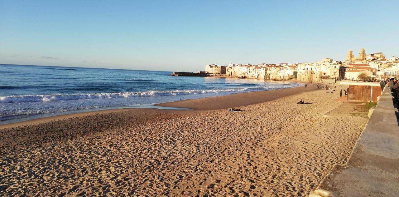 Familyholidays La Finestra Di Fronte Cefalu Exterior photo