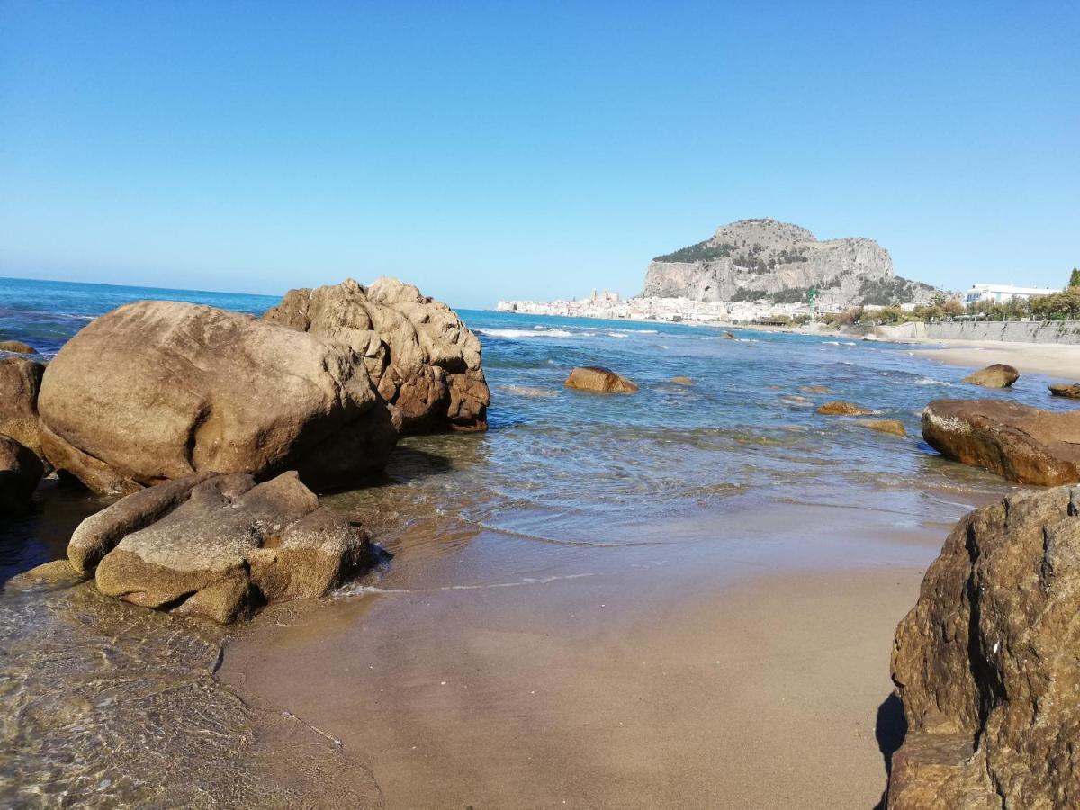 Familyholidays La Finestra Di Fronte Cefalu Exterior photo
