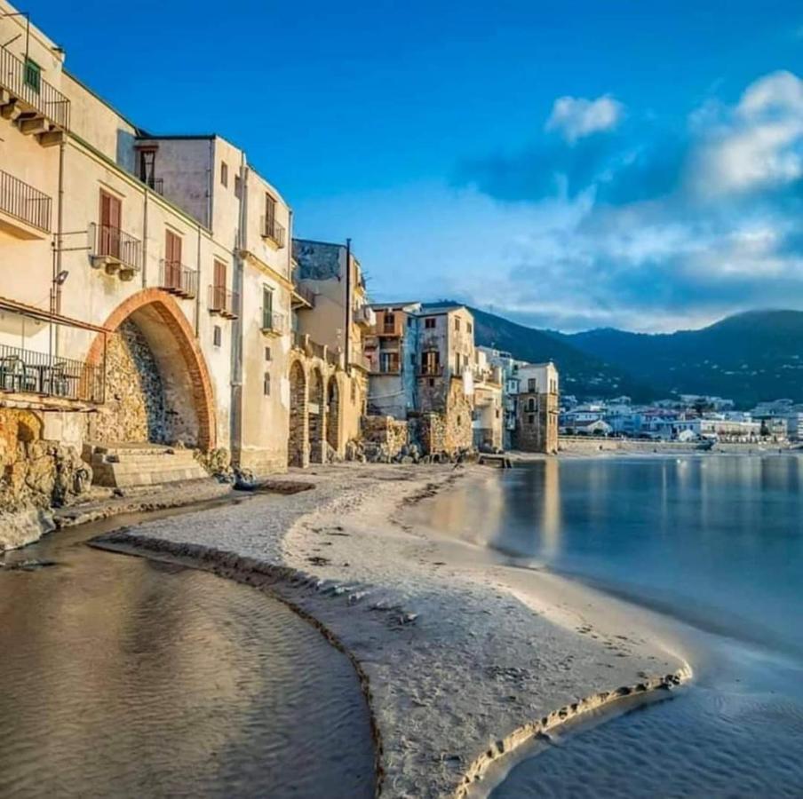 Familyholidays La Finestra Di Fronte Cefalu Exterior photo